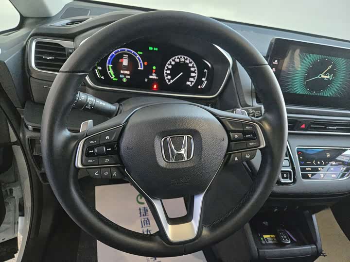 Фото 19 - Honda Elysion