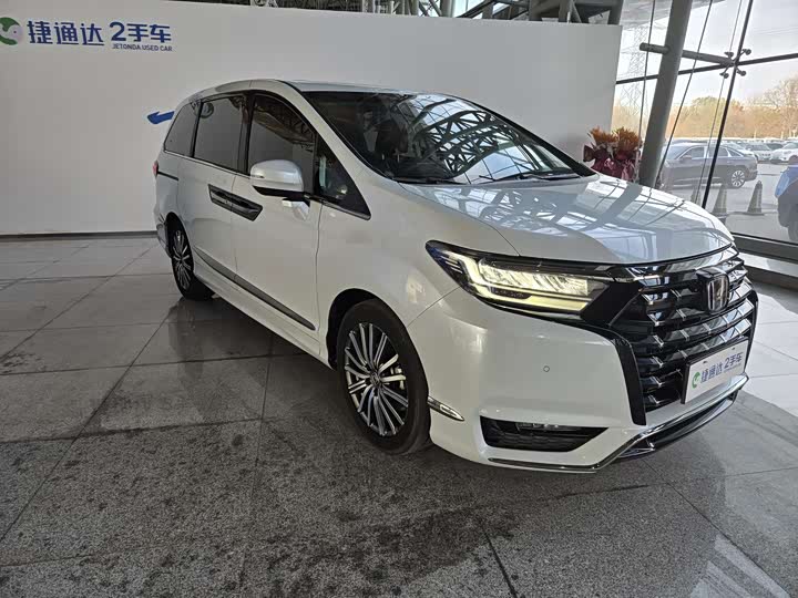 Фото 4 - Honda Elysion