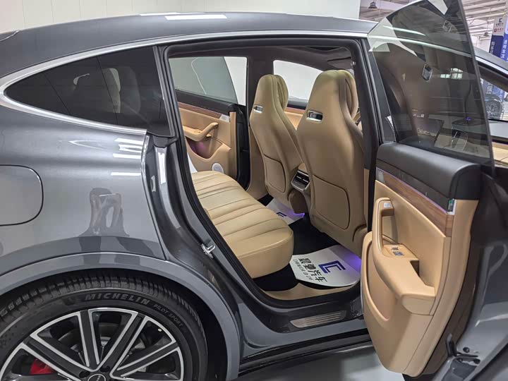 Фото 15 - Luxeed R7