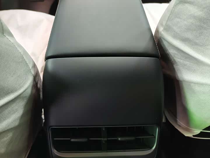 Фото 13 - Tesla Model Y