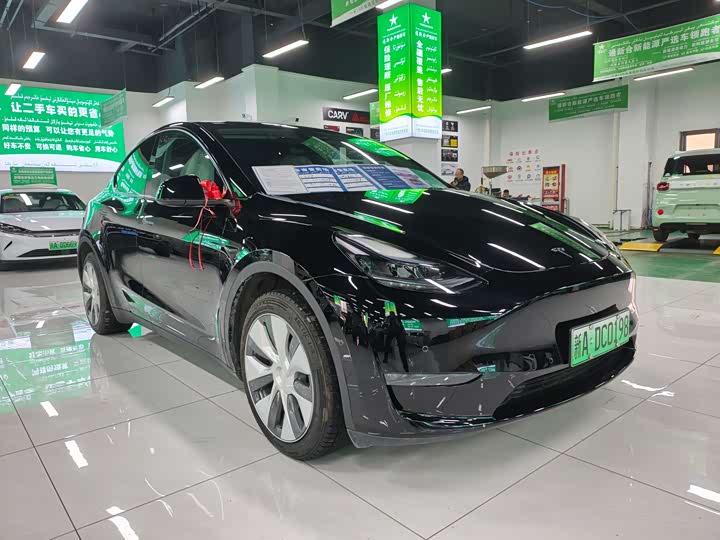 Фото 3 - Tesla Model Y