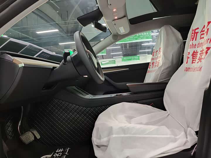 Фото 4 - Tesla Model Y