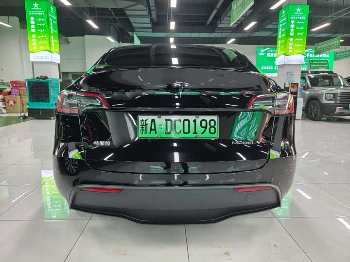 Фото 8 - Tesla Model Y