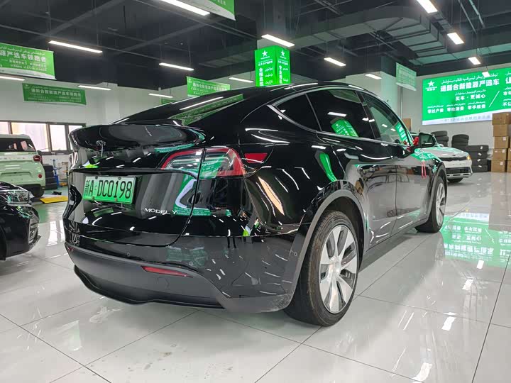 Фото 9 - Tesla Model Y