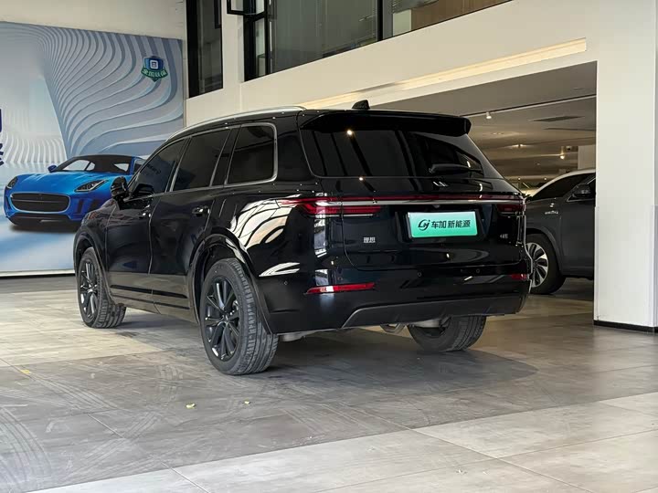 Фото 8 - LiXiang One