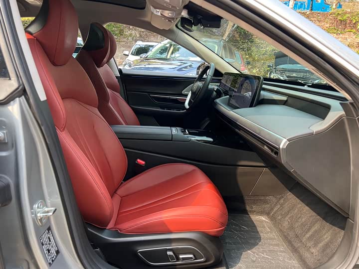 Фото 11 - XPeng P7