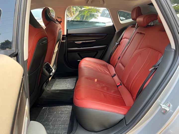 Фото 12 - XPeng P7