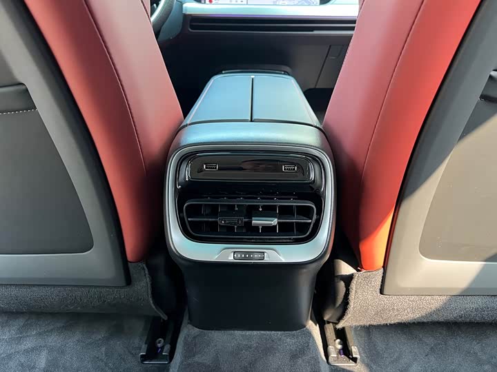 Фото 19 - XPeng P7