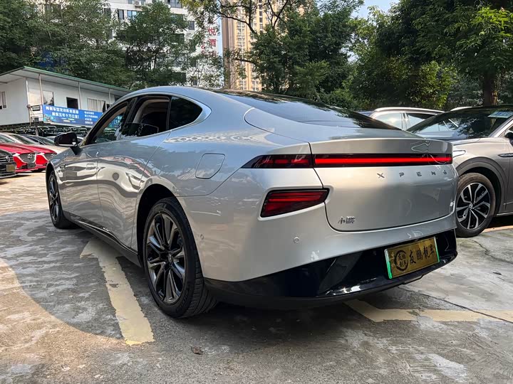 Фото 21 - XPeng P7