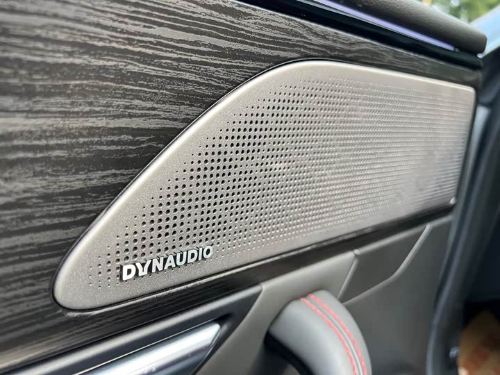 Фото 8 - XPeng P7