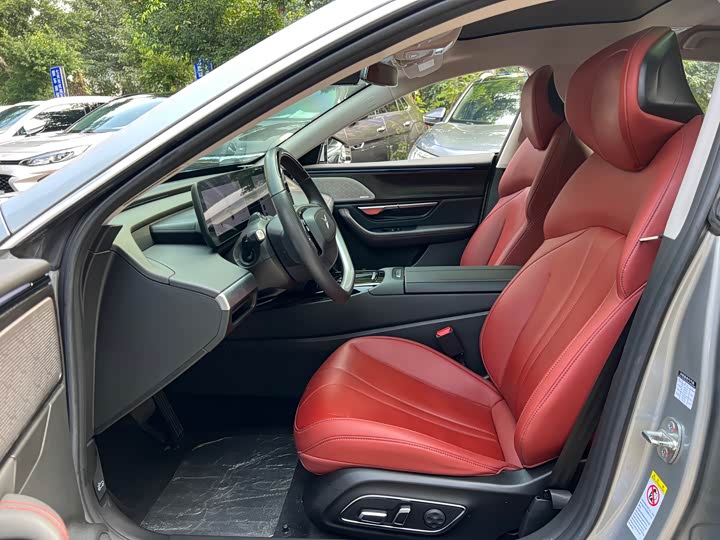 Фото 9 - XPeng P7