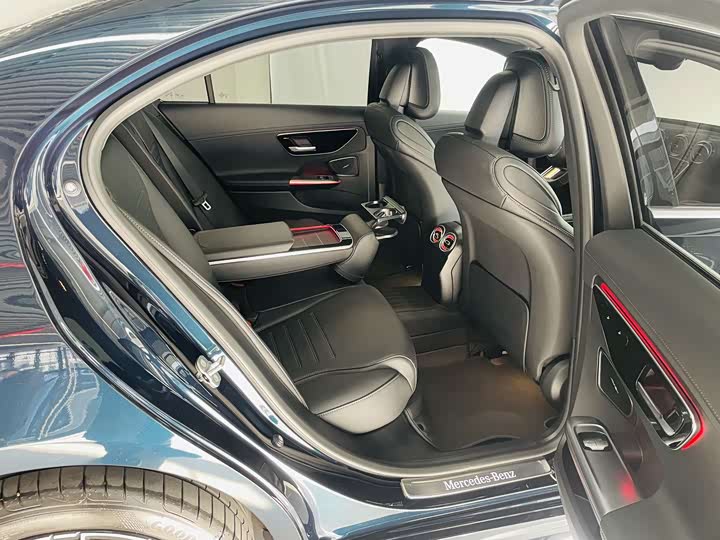 Фото 13 - Mercedes-Benz C-Class