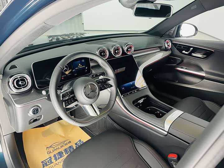 Фото 4 - Mercedes-Benz C-Class