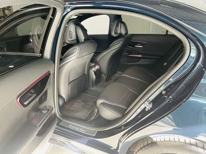 Фото 9 - Mercedes-Benz C-Class