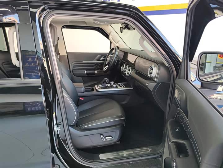 Фото 8 - Tank 300