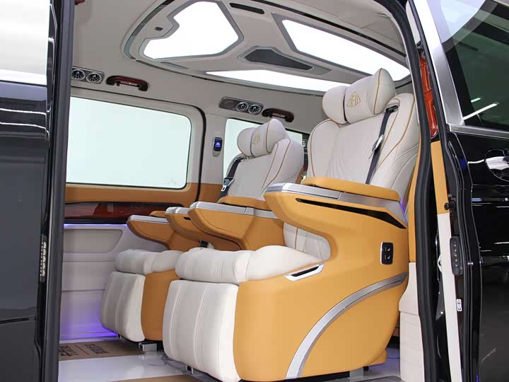 Фото 11 - Mercedes-Benz Vito