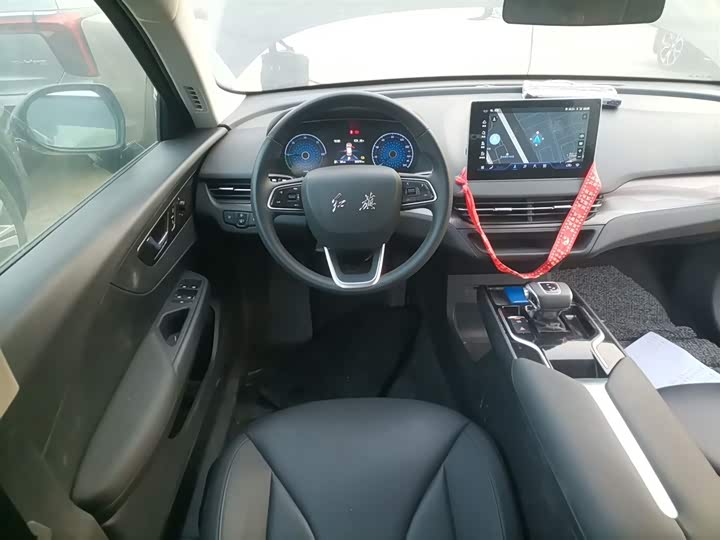 Фото 10 - Hongqi E-QM5