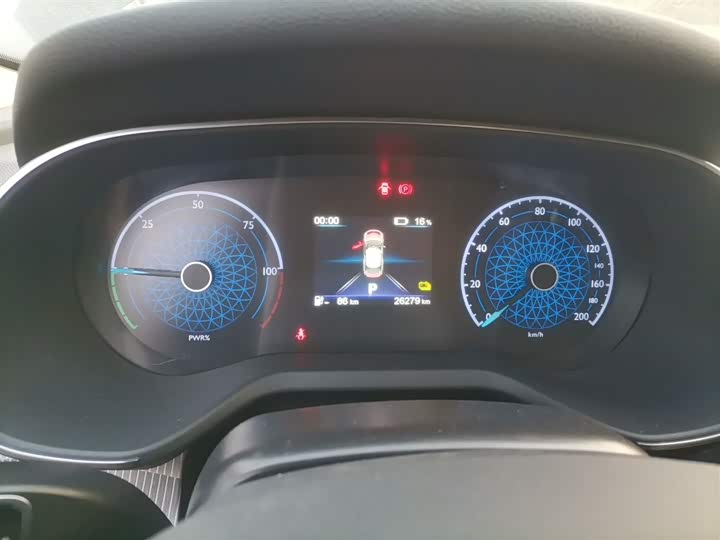 Фото 11 - Hongqi E-QM5