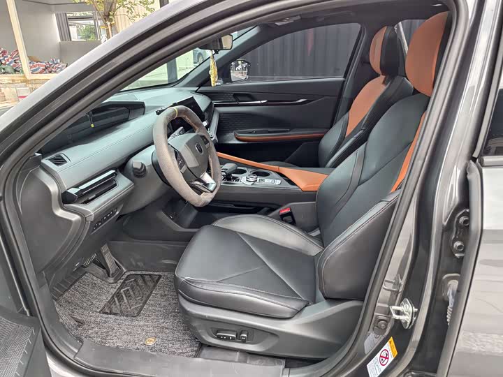 Фото 3 - Changan UNI-V Hybrid