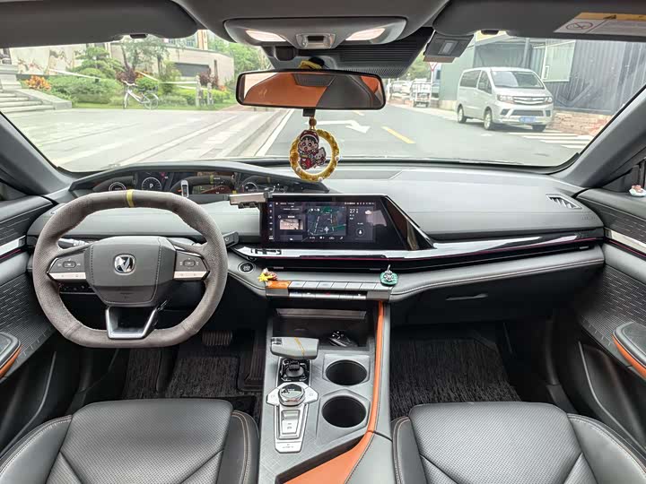 Фото 5 - Changan UNI-V Hybrid