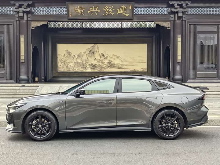 Фото 7 - Changan UNI-V Hybrid