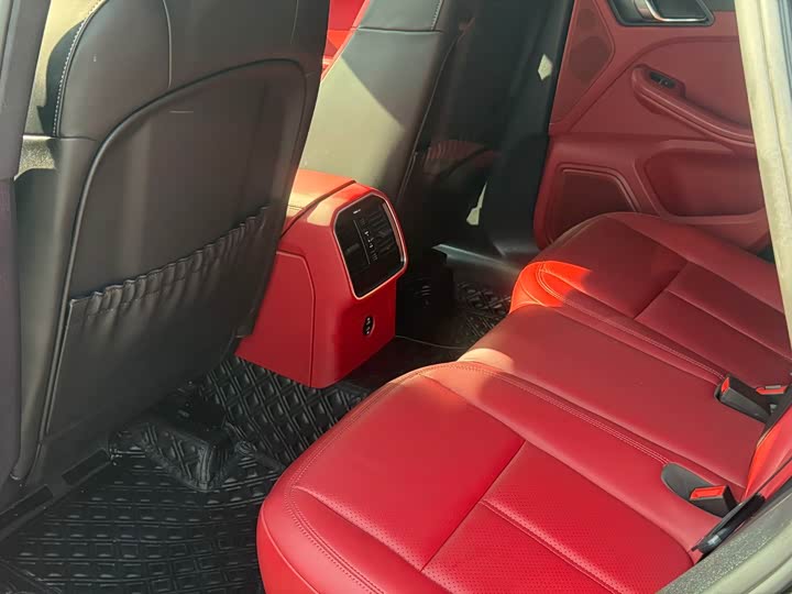 Фото 29 - Porsche Macan