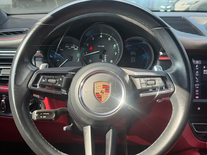 Фото 36 - Porsche Macan