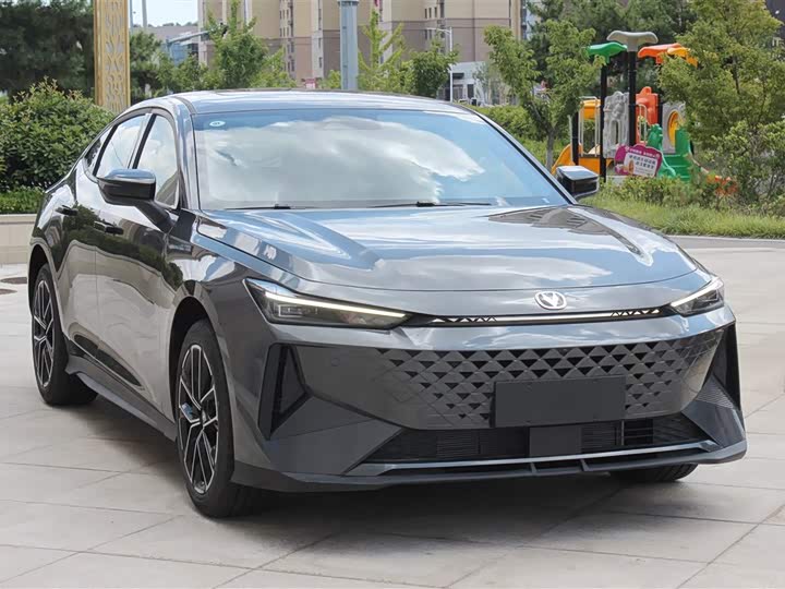 Фото 4 - Changan UNI-V Hybrid