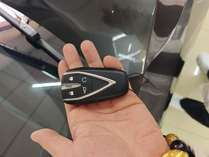 Фото 9 - Changan UNI-V Hybrid