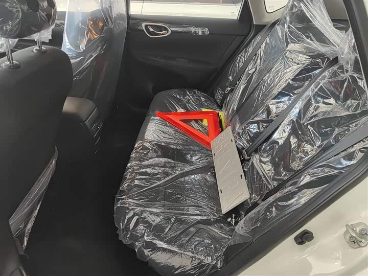 Фото 14 - Nissan Sylphy