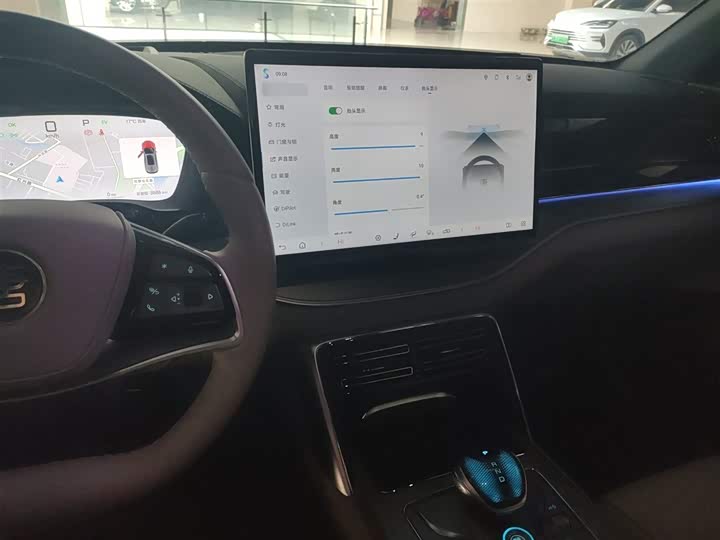 Фото 10 - BYD Tang Hybrid/EV