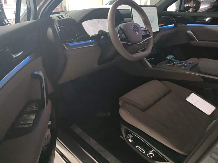 Фото 15 - BYD Tang Hybrid/EV