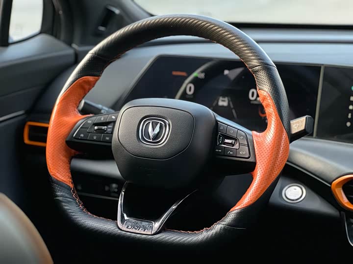 Фото 12 - Changan UNI-T