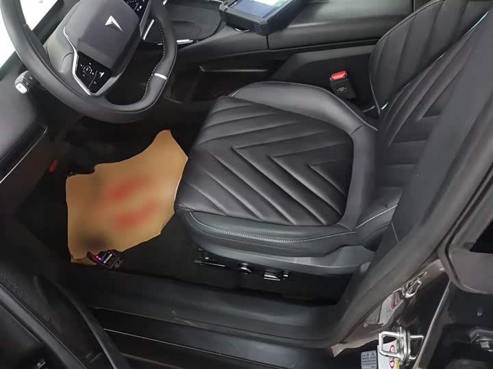 Фото 15 - Changan Deepal SL03