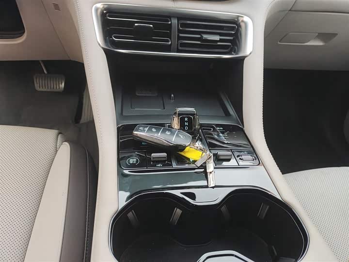 Фото 14 - BYD Song Plus Hybrid/EV