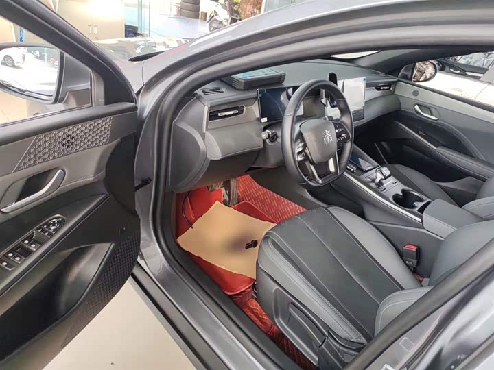 Фото 16 - BYD Qin Plus