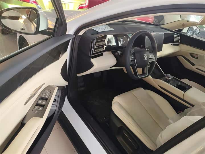 Фото 13 - BYD Qin L