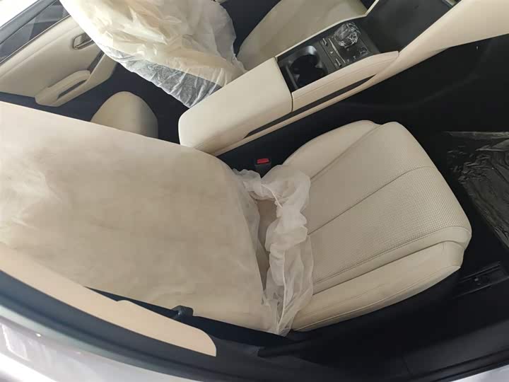 Фото 16 - BYD Qin L