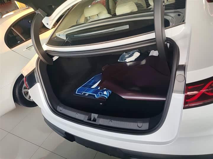 Фото 9 - BYD Qin L