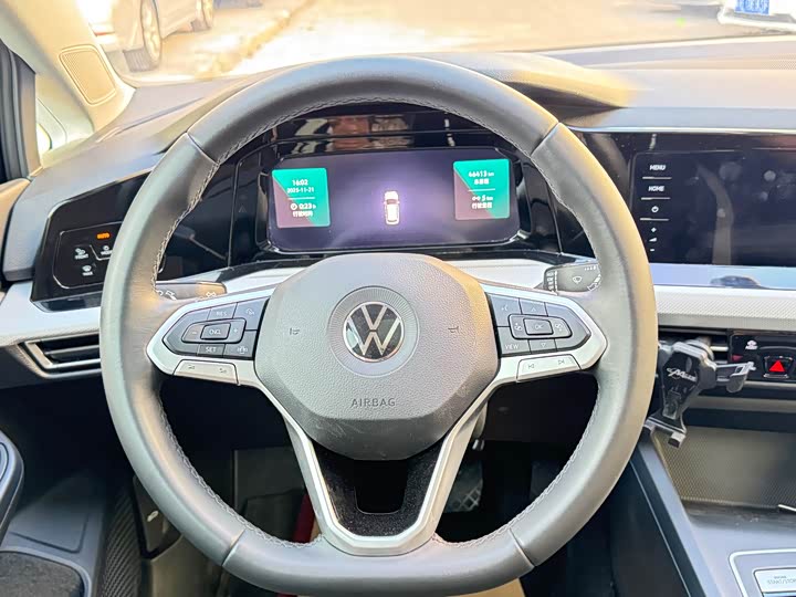 Фото 12 - Volkswagen Golf