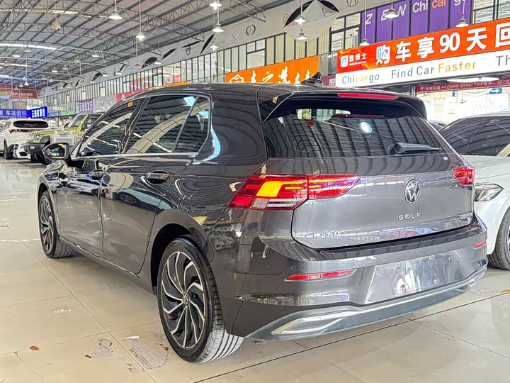 Фото 4 - Volkswagen Golf