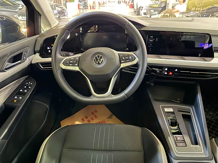 Фото 9 - Volkswagen Golf