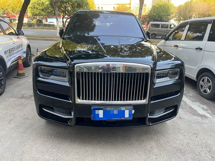 Фото 2 - Rolls-Royce Cullinan