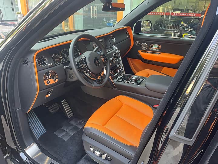 Фото 7 - Rolls-Royce Cullinan