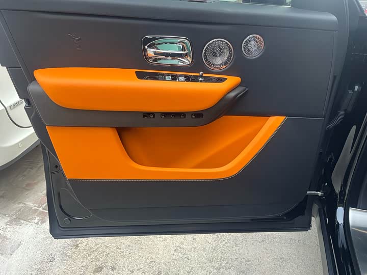 Фото 8 - Rolls-Royce Cullinan