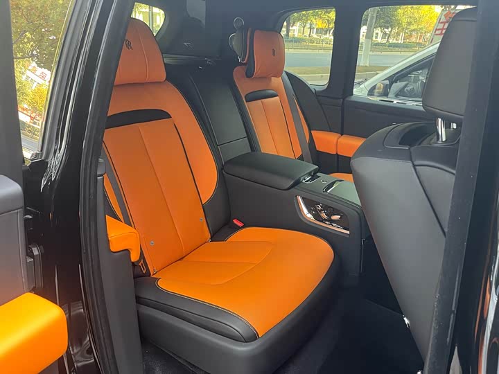 Фото 9 - Rolls-Royce Cullinan