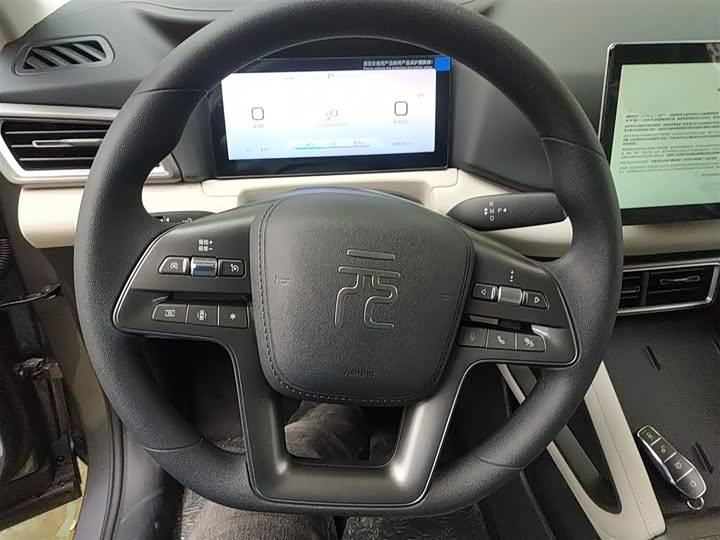 Фото 11 - BYD Yuan Up