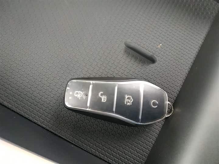 Фото 9 - BYD Yuan Up