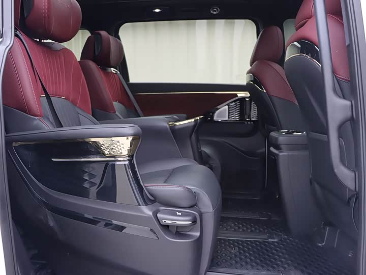 Фото 14 - GAC Trumpchi M8