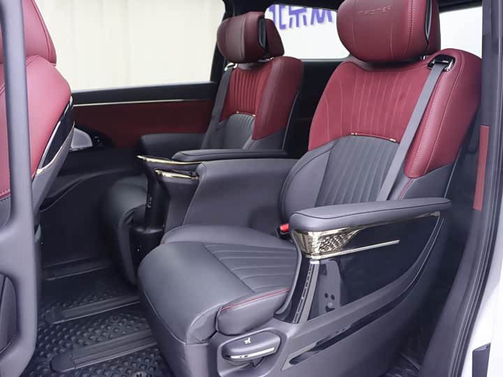 Фото 15 - GAC Trumpchi M8